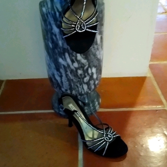 Shoes - Picture 1 of 4